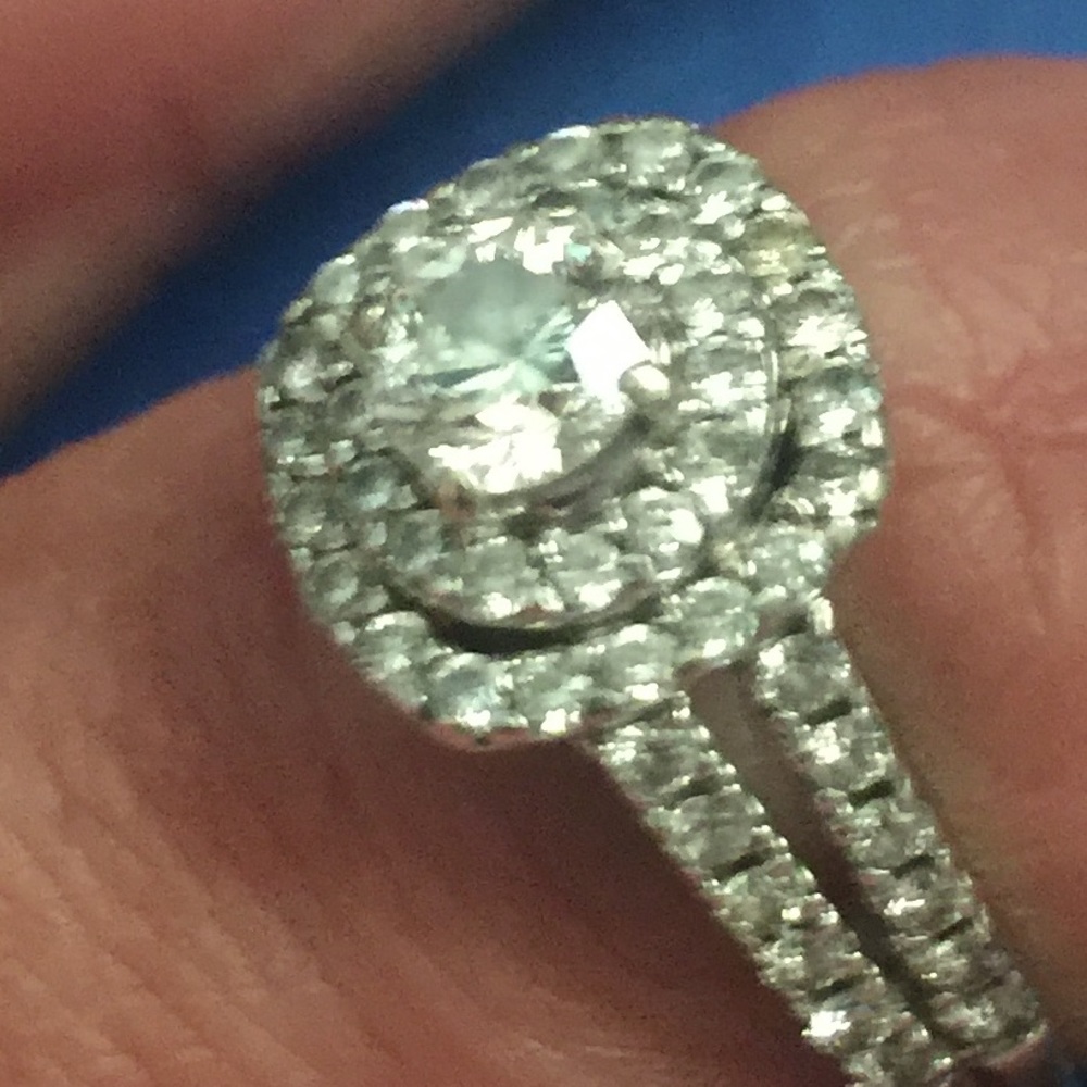 Beautiful 14k White Gold 1.38 caret